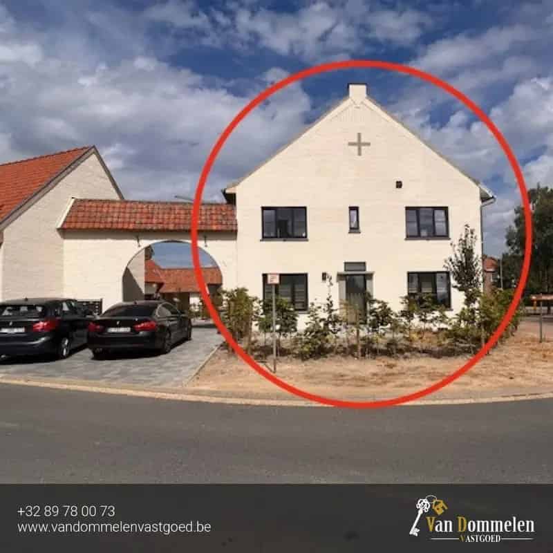 TE HUUR: Recent gerenoveerde woning in sfeervol woonerf Hoeve Het Kruis te Gruitrode (Oudsbergen)