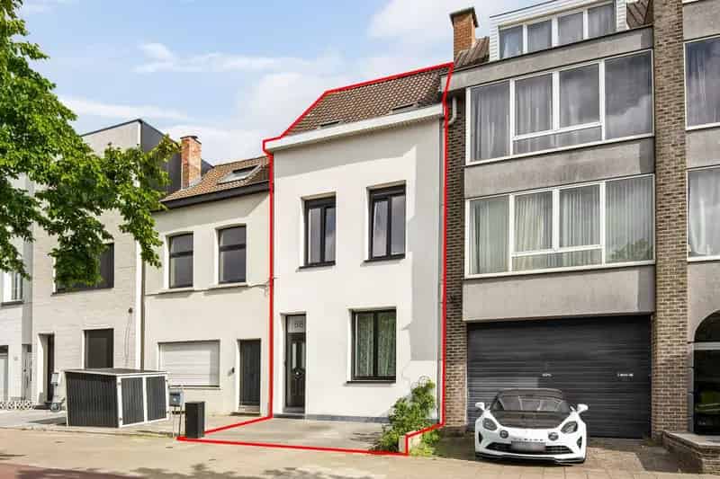 Gezinswoning Wilrijk 4 slaapkamers Tuin 100m² gerenoveerd