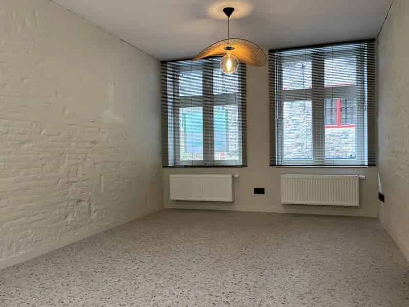 Gerenoveerd Appartement te Koop Brugge 1 Slaapkamer Zonnige Koer