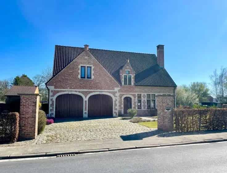 Villa te Koop Nieuwerkerken: Landelijke Charme en Moderne Comfort