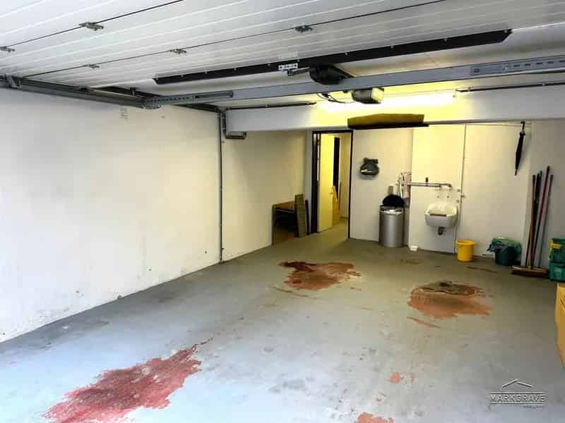 Garage te Koop Antwerpen: Magazijn Parking Werkplaats 80m²
