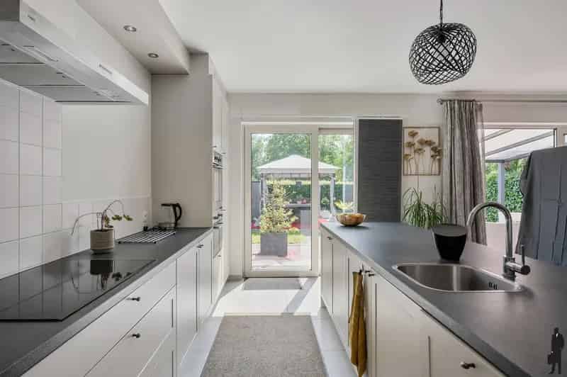 Huis te koop Brasschaat - Instapklare gezinswoning met 4 slaapkamers