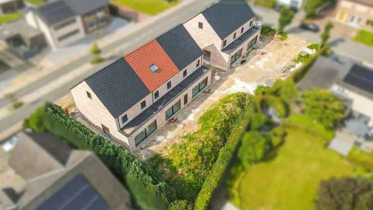 Energiezuinige casco+ NBwoning met 4/5 slks te Zolder-centrum!