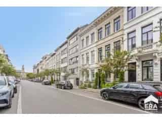 Herenhuis te koop Antwerpen - Neoclassicistische woning met studio