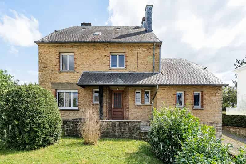 Huis te renoveren met karakter in Etalle