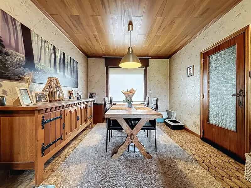 Huis te koop: 3 slaapkamers, grote tuin, inpandige garage