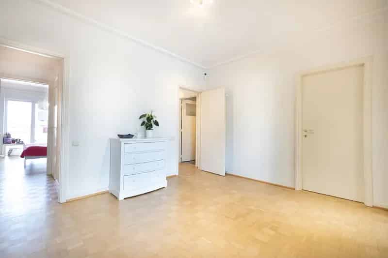 Appartement te huur Etterbeek Montgomery 5 slaapkamers 239m²