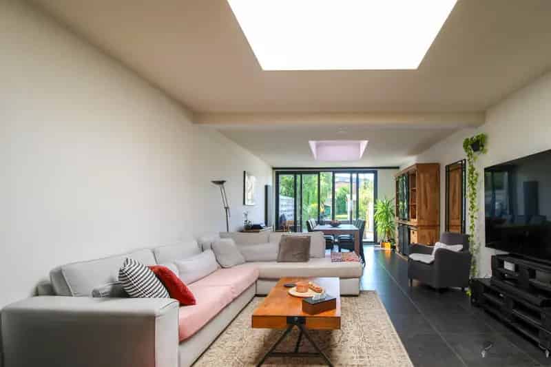 Gerenoveerde woning te koop 3 slaapkamers garage tuin