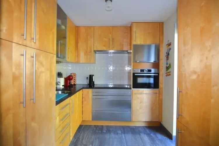 Mooie Halfopen Woning Weerde