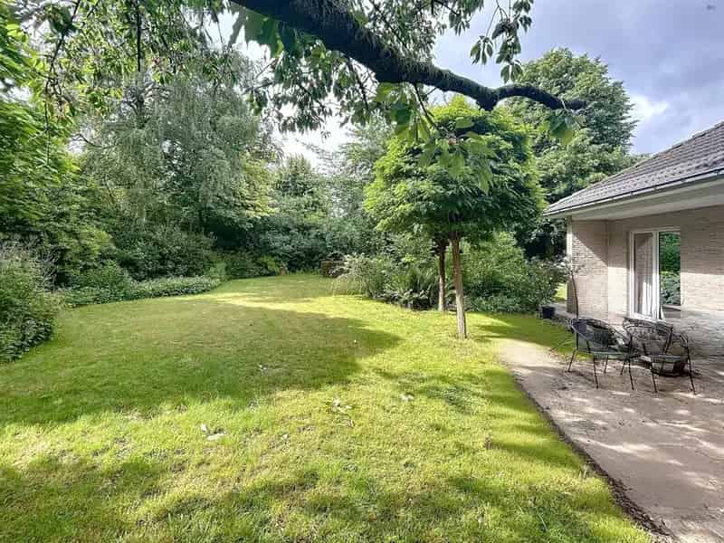 Ruime Villa 1236m² Perceel