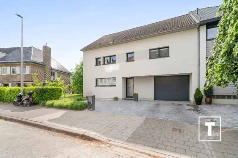Huis te koop Gentbrugge: Rustige ligging nabij voorzieningen