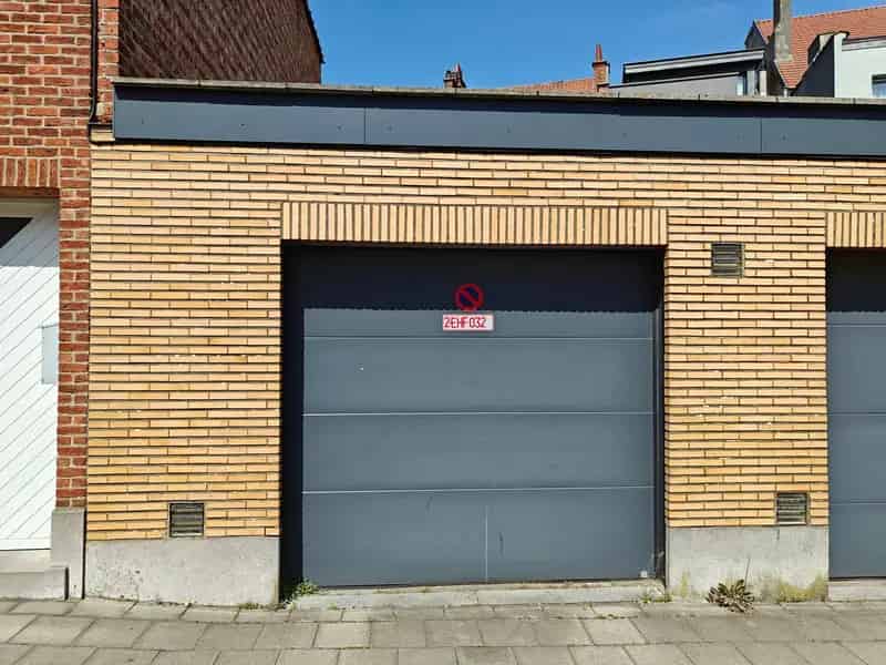 Garagebox 22m2 Ganshoren