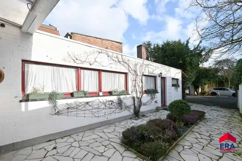 Herenhuis te koop Eeklo 5 slaapkamers garage staanplaatsen