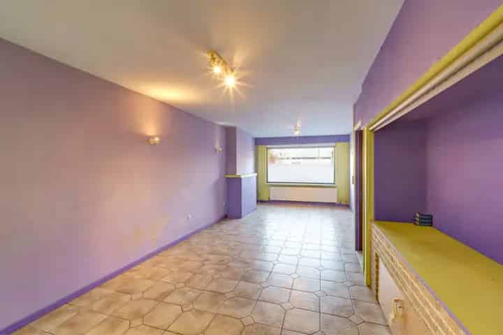 Ruime woning 3 slaapkamers  dubbele garage te koop