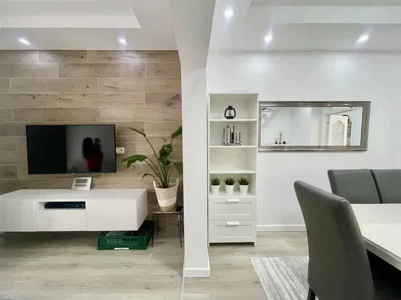 Gerenoveerde woning te koop met 3 slaapkamers en 2 terrassen