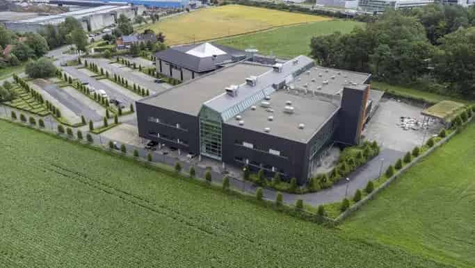 Kantoorgebouw te huur Kortrijk 1814m²
