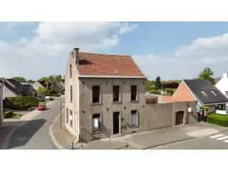 Bouwgrond met atelier te Roeselare