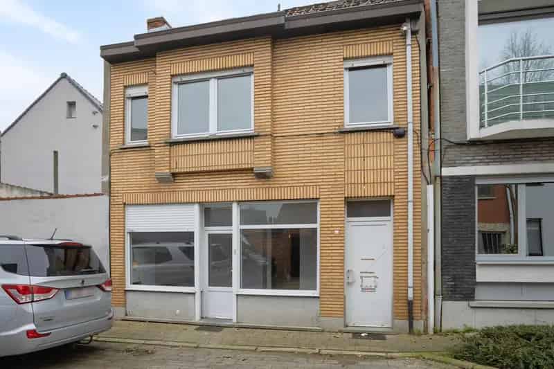 Huis te koop Mariekerke: Te renoveren woning met 4 slaapkamers en grote tuin