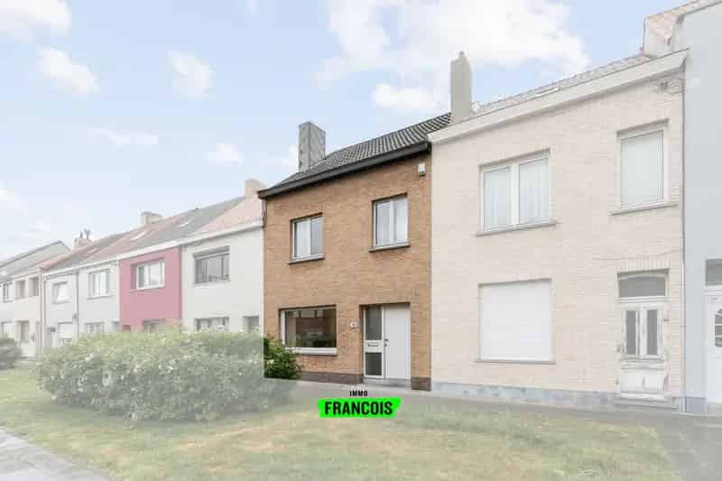 Gerenoveerde woning te Bredene met 4 slaapkamers en EPC B
