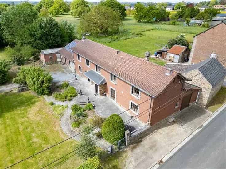 Groot Huis Te Koop in Bois-de-Villers