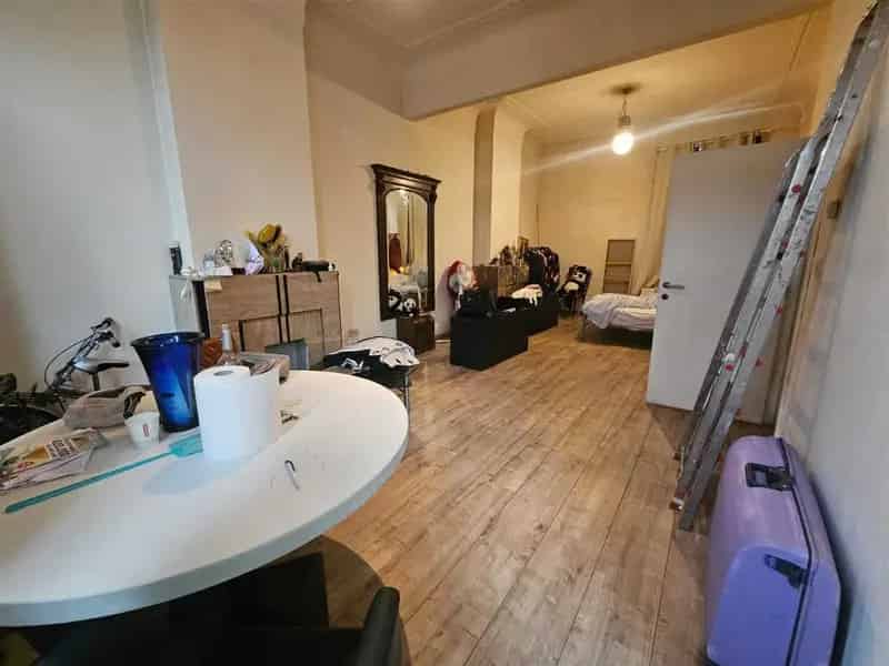 Handelspand met Woonst: Huis en Zakelijk