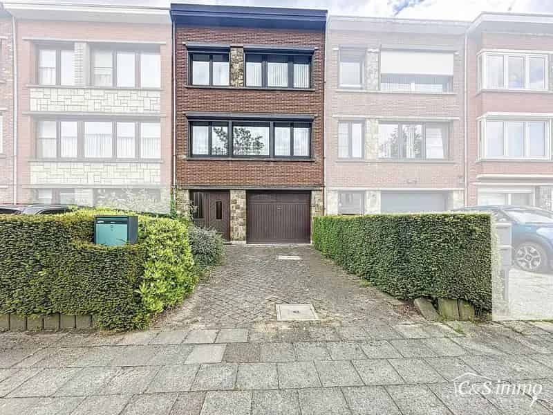 Huis te huur Rustige straat 3 slaapkamers tuin garage