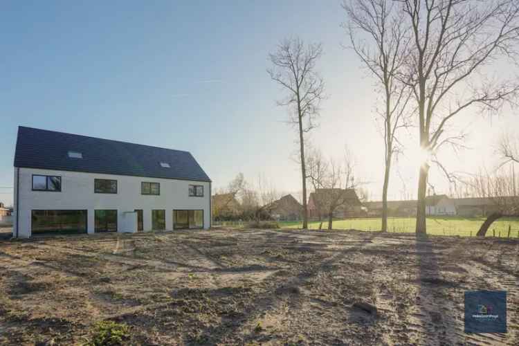 Huis te huur Beervelde: Twee luxe casco villa's