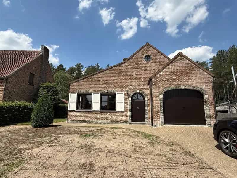 Huis te koop: Rustige open bebouwing met ruime tuin en bijgebouw