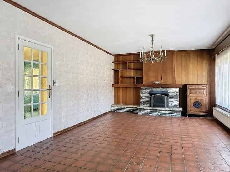 Huis Te Koop Othée: 3-Gevelwoning met Commerciële Ruimte