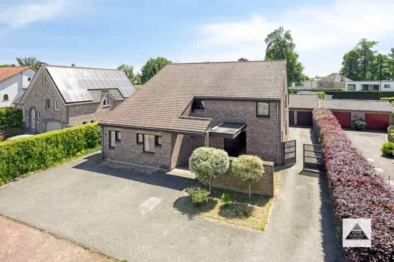 Ruime Praktijk Woning te Huur in Leut 6 slaapkamers Dubbele Garage