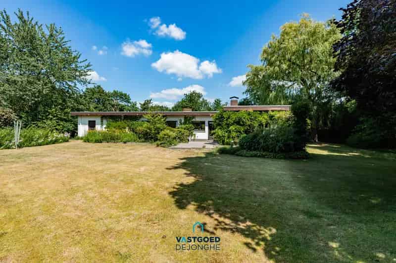 Ruime Open Bebouwing te koop 5 slaapkamers grote tuin