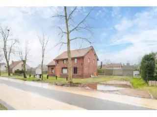 Huis te koop Mol - 3 slaapkamers, tuin, garage en zonnepanelen
