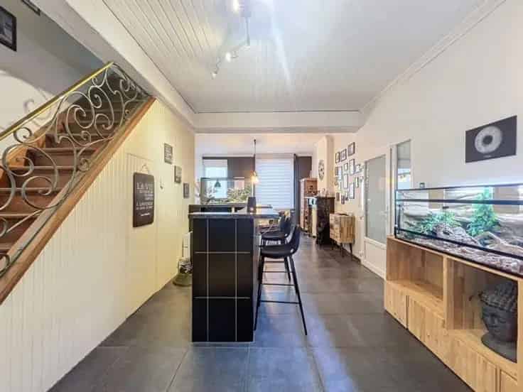 Huis Te Koop Graces-Hollogne 210m² 2 slaapkamers Zwembad
