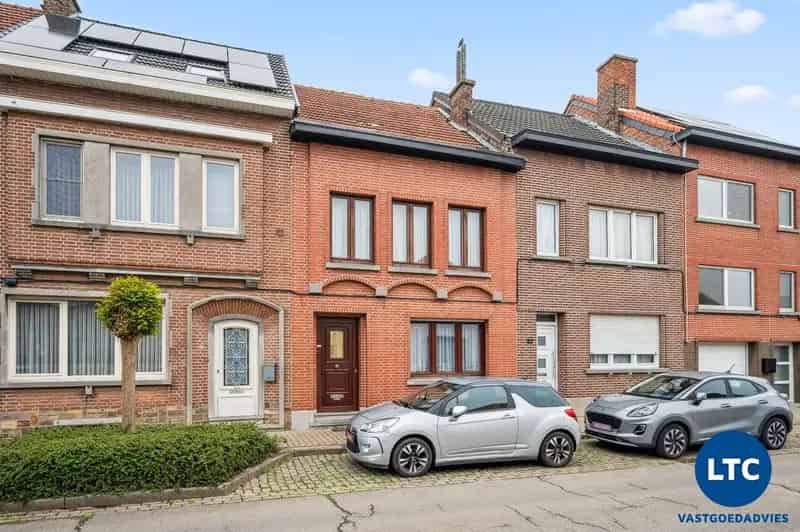 Gezinswoning Tienen 3 slaapkamers Grote Tuin Te renoveren