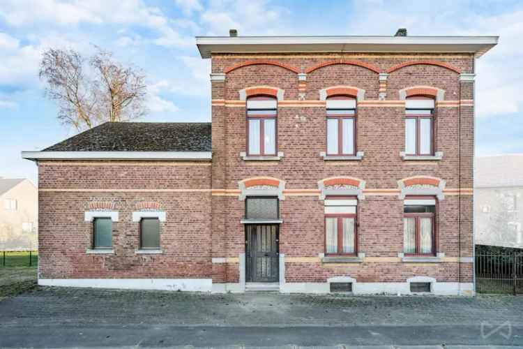 Ruime 4 Slaapkamer Huis te Koop in Thisnes met Potentieel