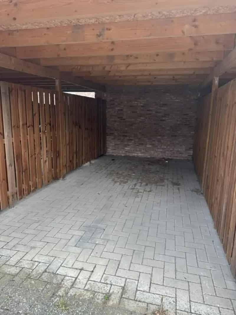 Garage te koop Beerse - Ruime carport nabij dorpscentrum