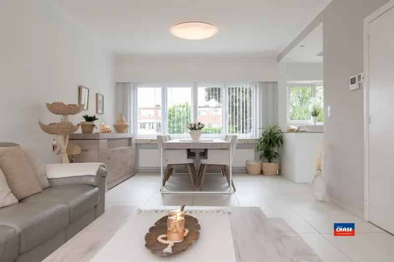 Huis te huur Hemiksem: Bel-étage 3 slaapkamers, garage, tuin