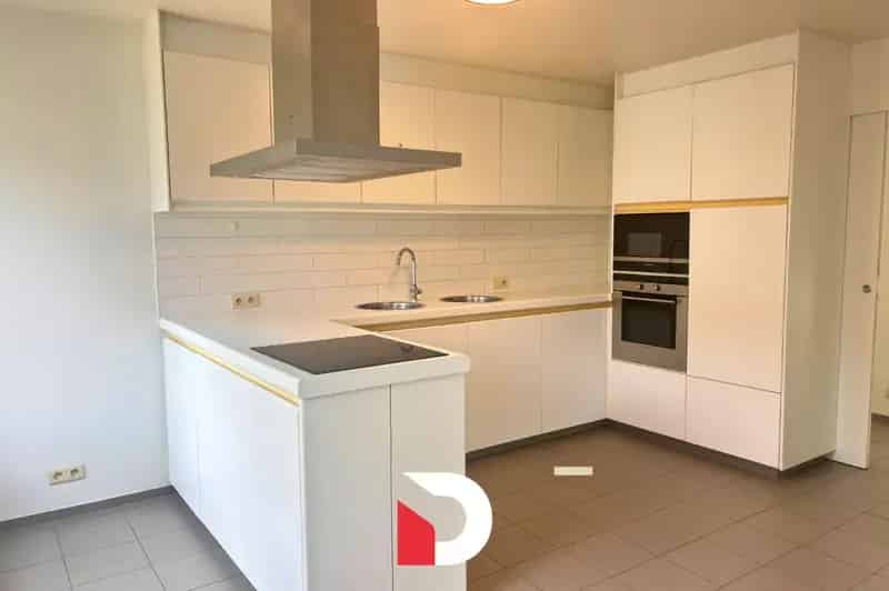 Huis te huur Sijsele: Instapklaar appartement 3 slaapkamers en terras