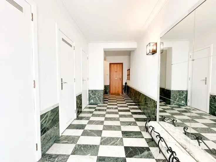 Te koop appartement met 2 slaapkamers in Ixelles