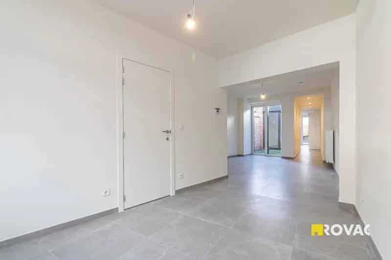 Gerenoveerde woning 3 slaapkamers tuin