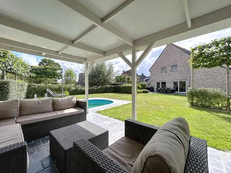 Energiezuinige Villa 4 slaapkamers Zwembad Jacuzzi 18 Zonnepanelen