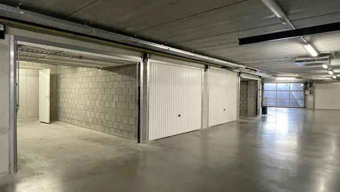 Te koop garagebox Brugge met berging en elektriciteit voorzieningen