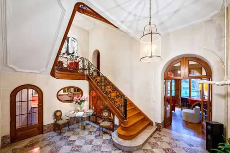 Te koop herenhuis met tuin en 7 slaapkamers in Brusselse toplocatie
