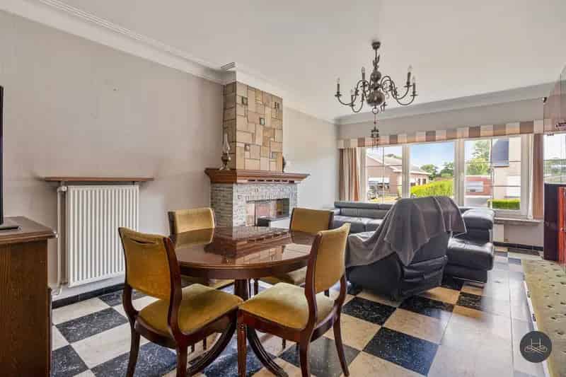 Te renoveren ruime woning grote tuin terras