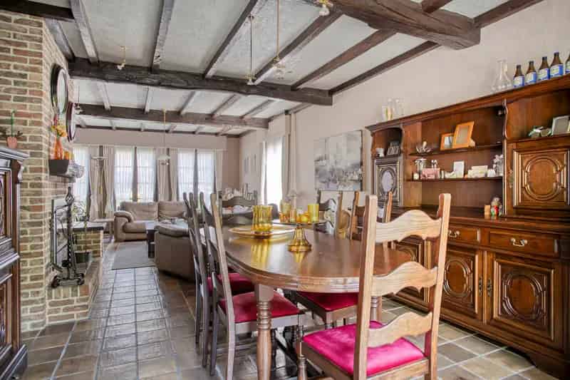 Huis te huur: 5 slaapkamers, zonnige tuin en dubbele garage