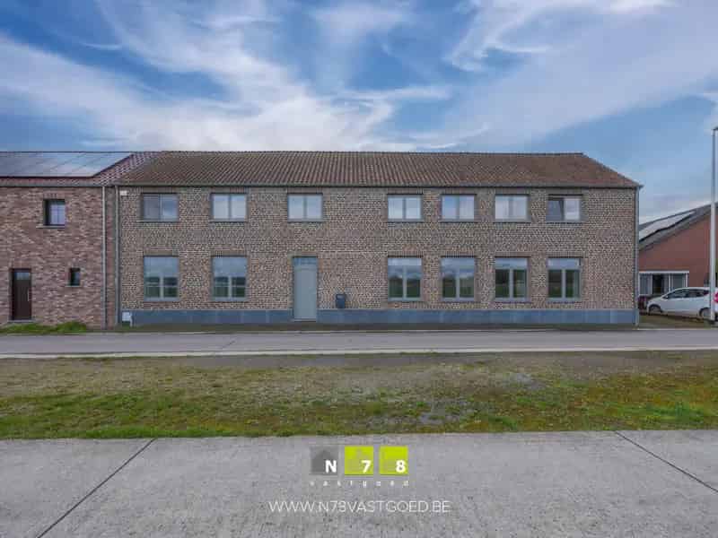 Huis te koop Stokkem: Commercieel pand 280m² met Maas-zicht