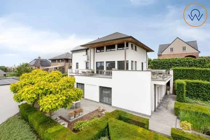 Exclusieve Villa Te Koop: Luxe, Rust en Privacy