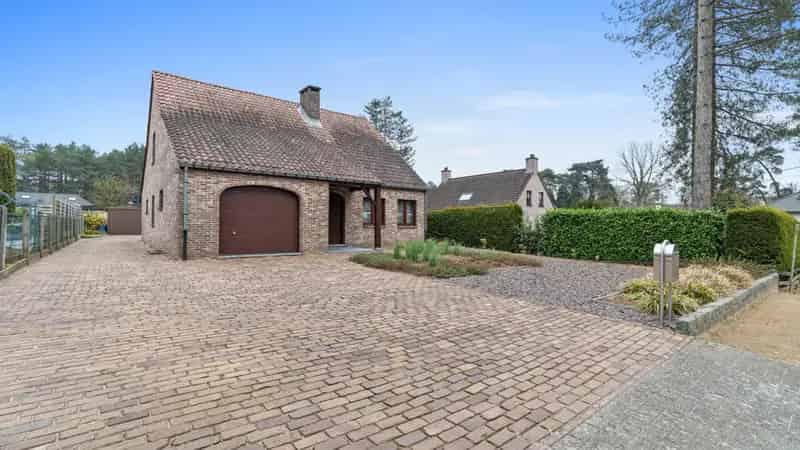 Instapklare woning Averbode 3 slaapkamers 2 garages