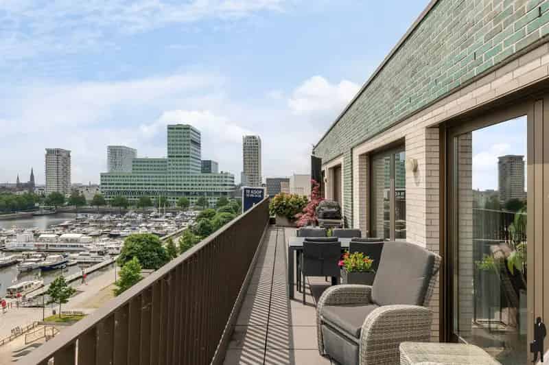 Penthouse te huur Antwerpen: Luxe appartement met waterzicht en XXL-terrassen