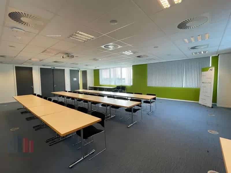 Kantoorruimte te huur Roeselare 496m² nabij E403